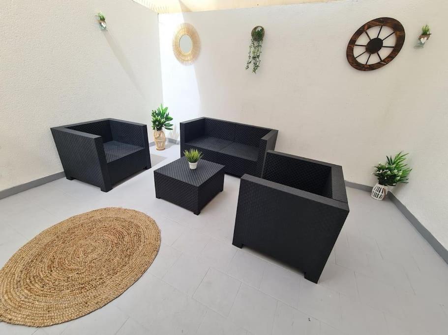 Beautiful Apartment With Patio Torrevieja Buitenkant foto