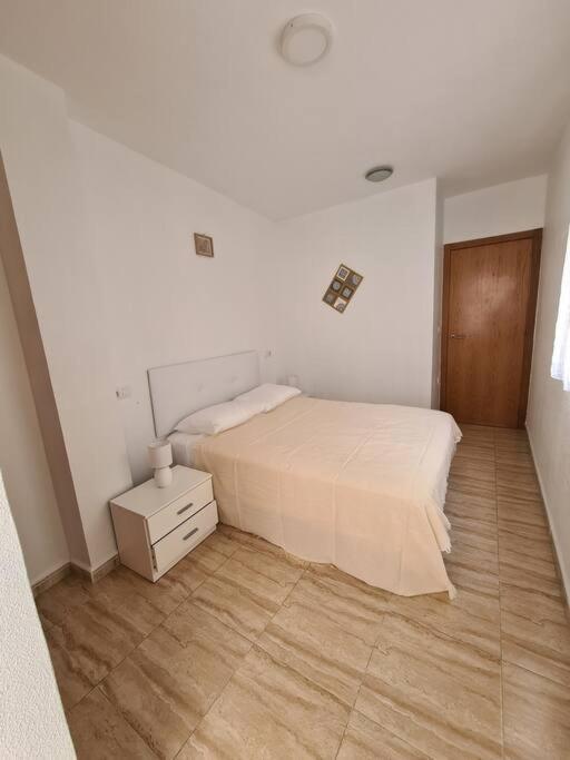 Beautiful Apartment With Patio Torrevieja Buitenkant foto