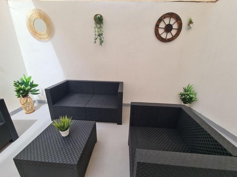 Beautiful Apartment With Patio Torrevieja Buitenkant foto