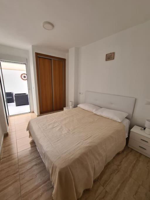 Beautiful Apartment With Patio Torrevieja Buitenkant foto