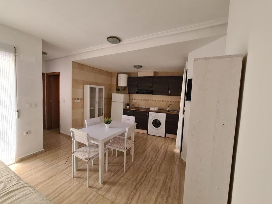 Beautiful Apartment With Patio Torrevieja Buitenkant foto