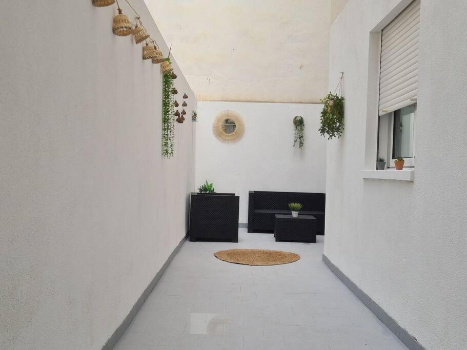 Beautiful Apartment With Patio Torrevieja Buitenkant foto